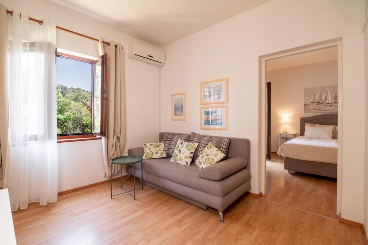 Apartments Rozelyn Ugljan Zewnętrze zdjęcie