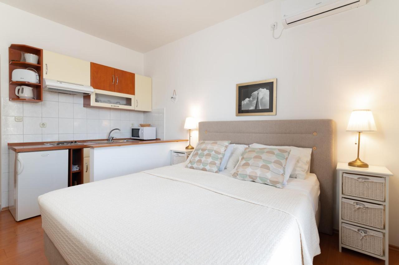 Apartments Rozelyn Ugljan Zewnętrze zdjęcie