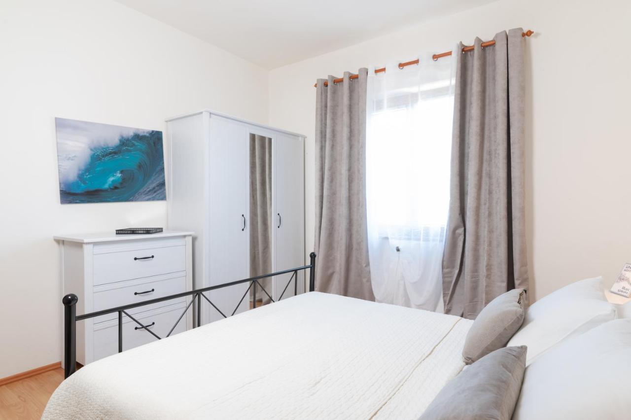 Apartments Rozelyn Ugljan Zewnętrze zdjęcie