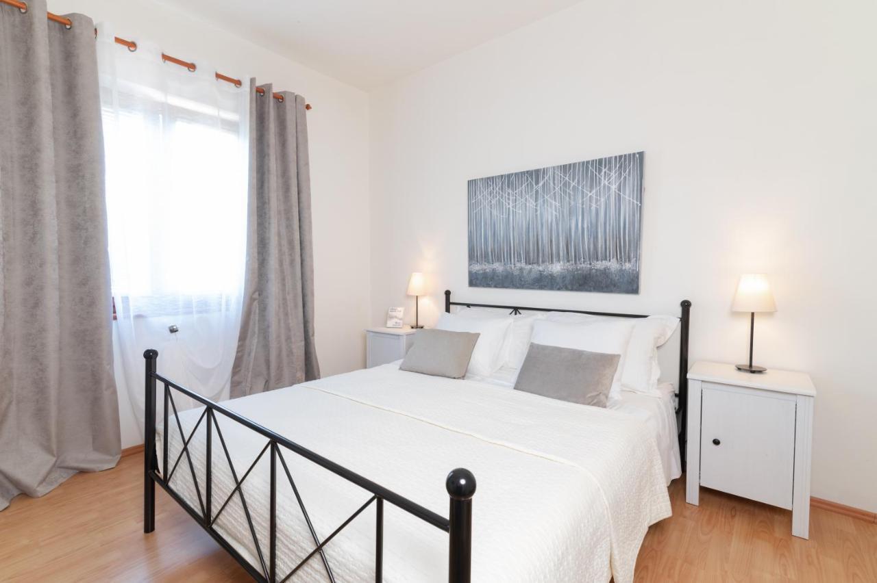 Apartments Rozelyn Ugljan Zewnętrze zdjęcie
