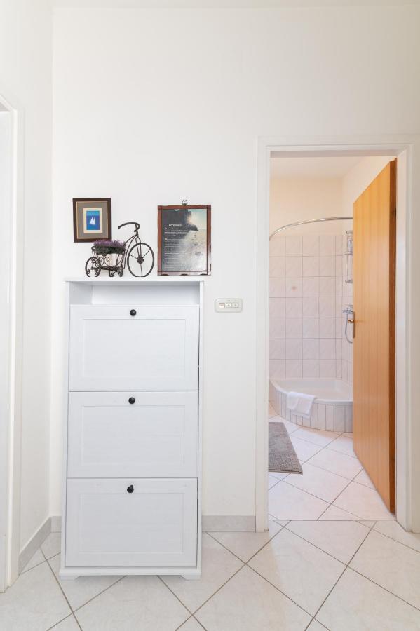Apartments Rozelyn Ugljan Zewnętrze zdjęcie