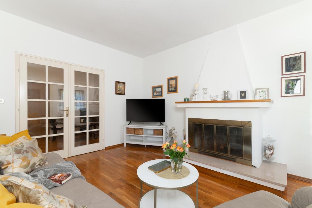 Apartments Rozelyn Ugljan Zewnętrze zdjęcie