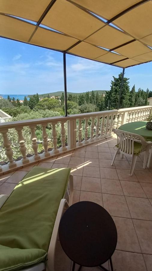 Apartments Rozelyn Ugljan Zewnętrze zdjęcie