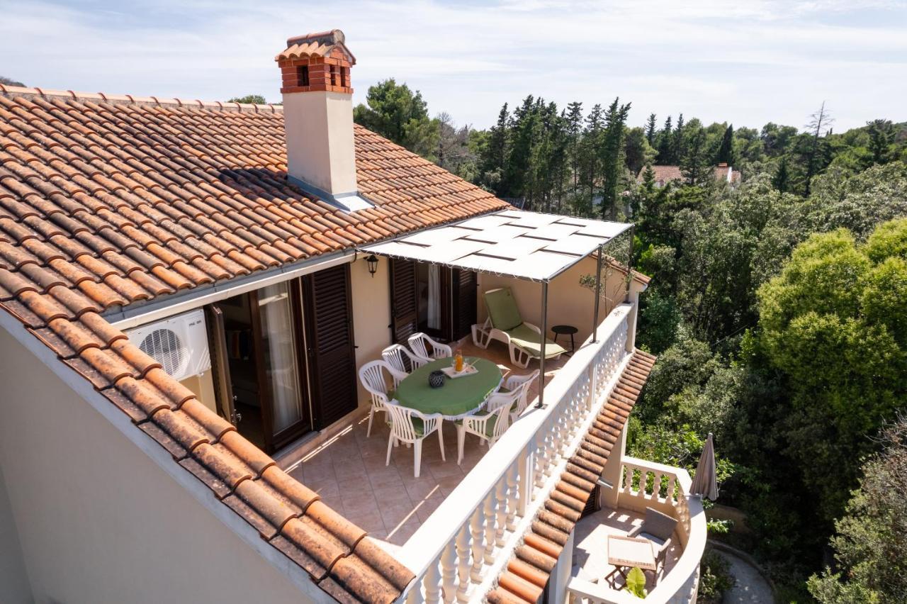 Apartments Rozelyn Ugljan Zewnętrze zdjęcie