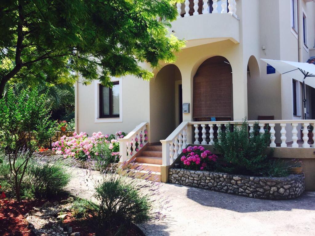 Apartments Rozelyn Ugljan Zewnętrze zdjęcie