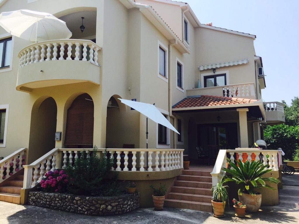 Apartments Rozelyn Ugljan Zewnętrze zdjęcie