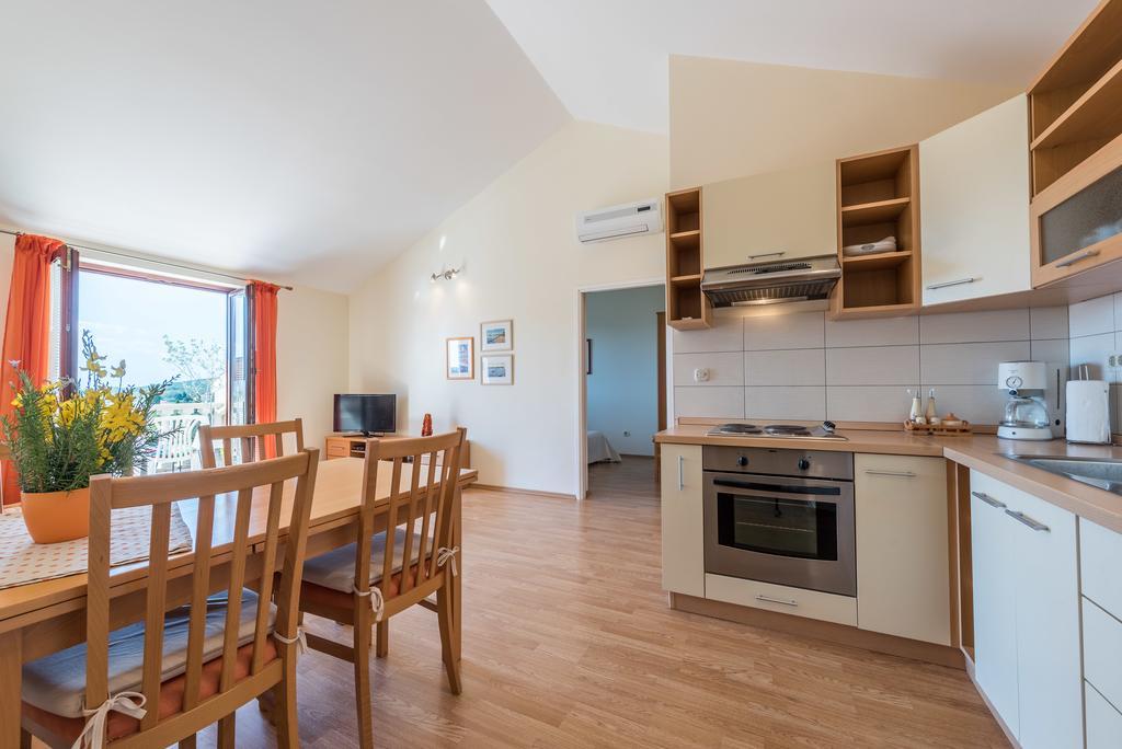 Apartments Rozelyn Ugljan Zewnętrze zdjęcie