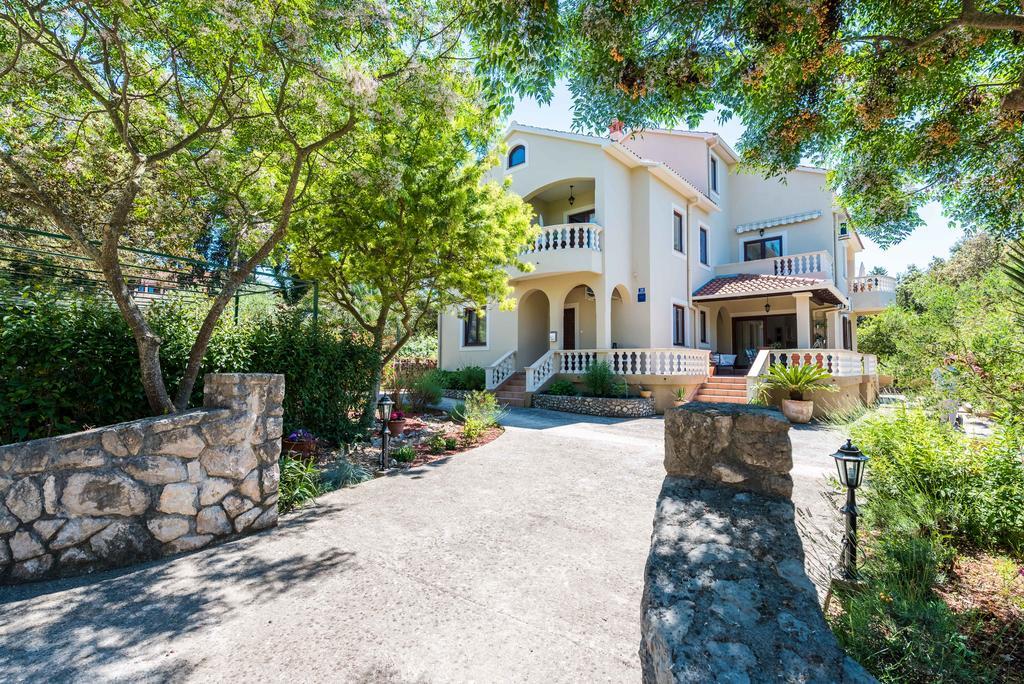 Apartments Rozelyn Ugljan Zewnętrze zdjęcie